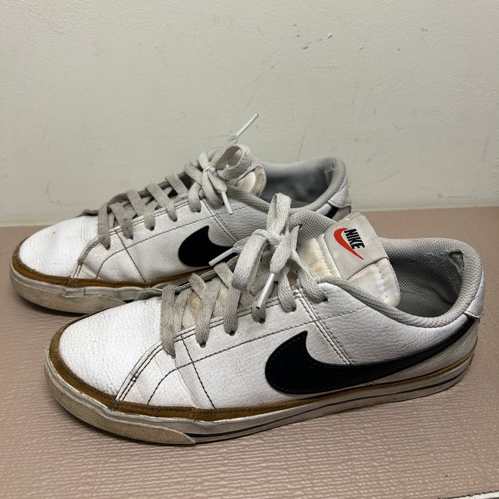 Nike Legacy Sneakers - Size 9